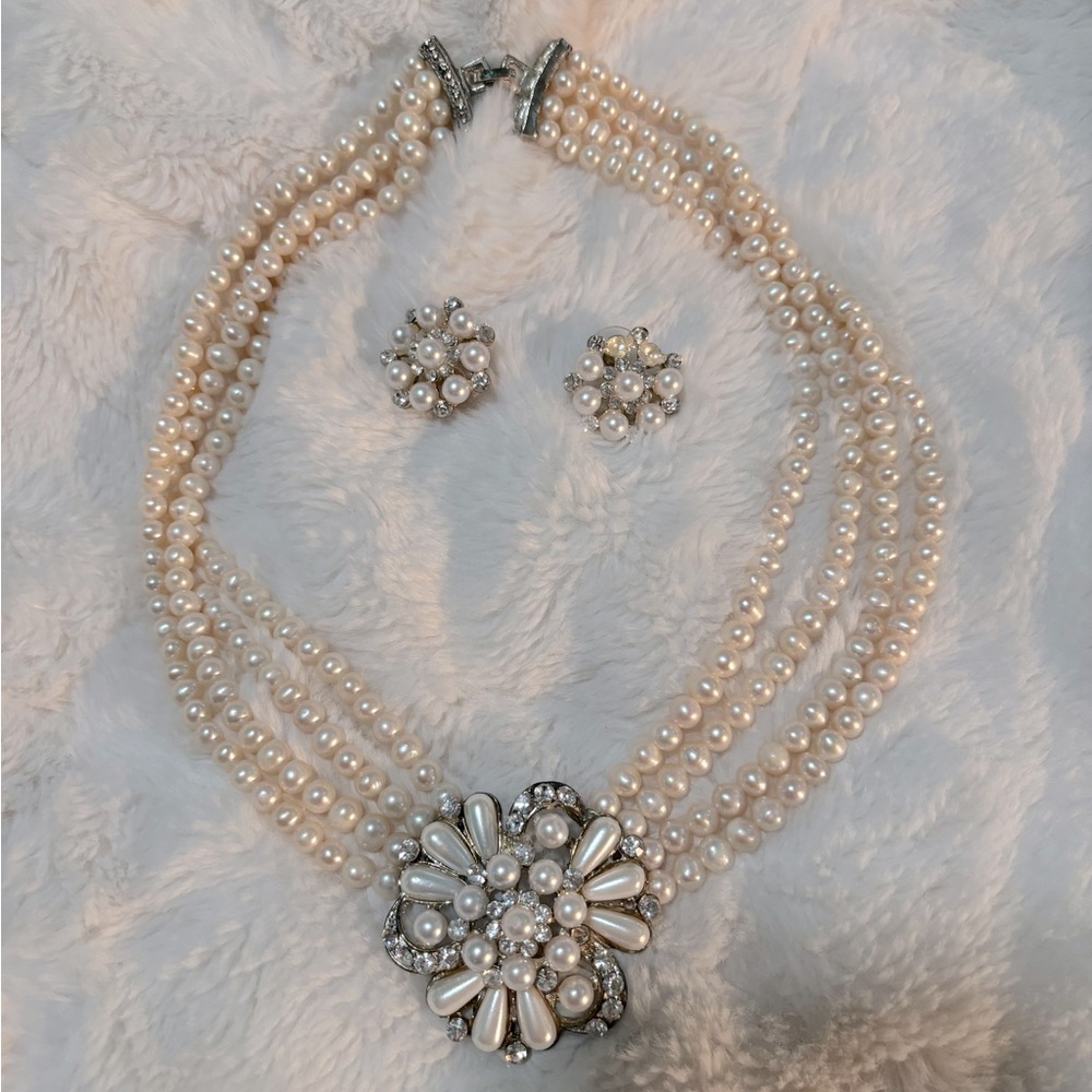 Breakfast at Tiffany’s Costume Necklace and Earrings